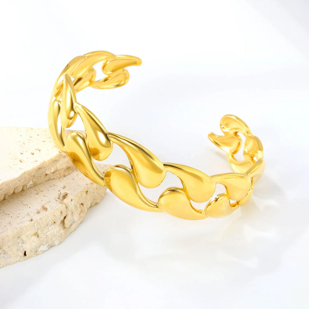 Stainless steel bracelet in gold and silver colour variations with European American trend styling