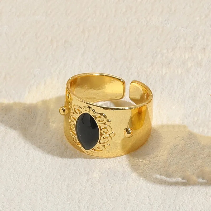 Geometric copper ring with horse eye black electroplated finish and Chinese vintage styling