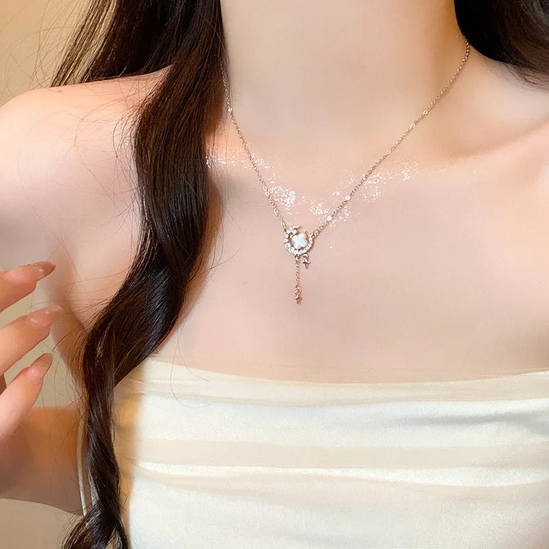 Gold star and moon zirconium necklace on adjustable 41-50cm clavicle chain for women
