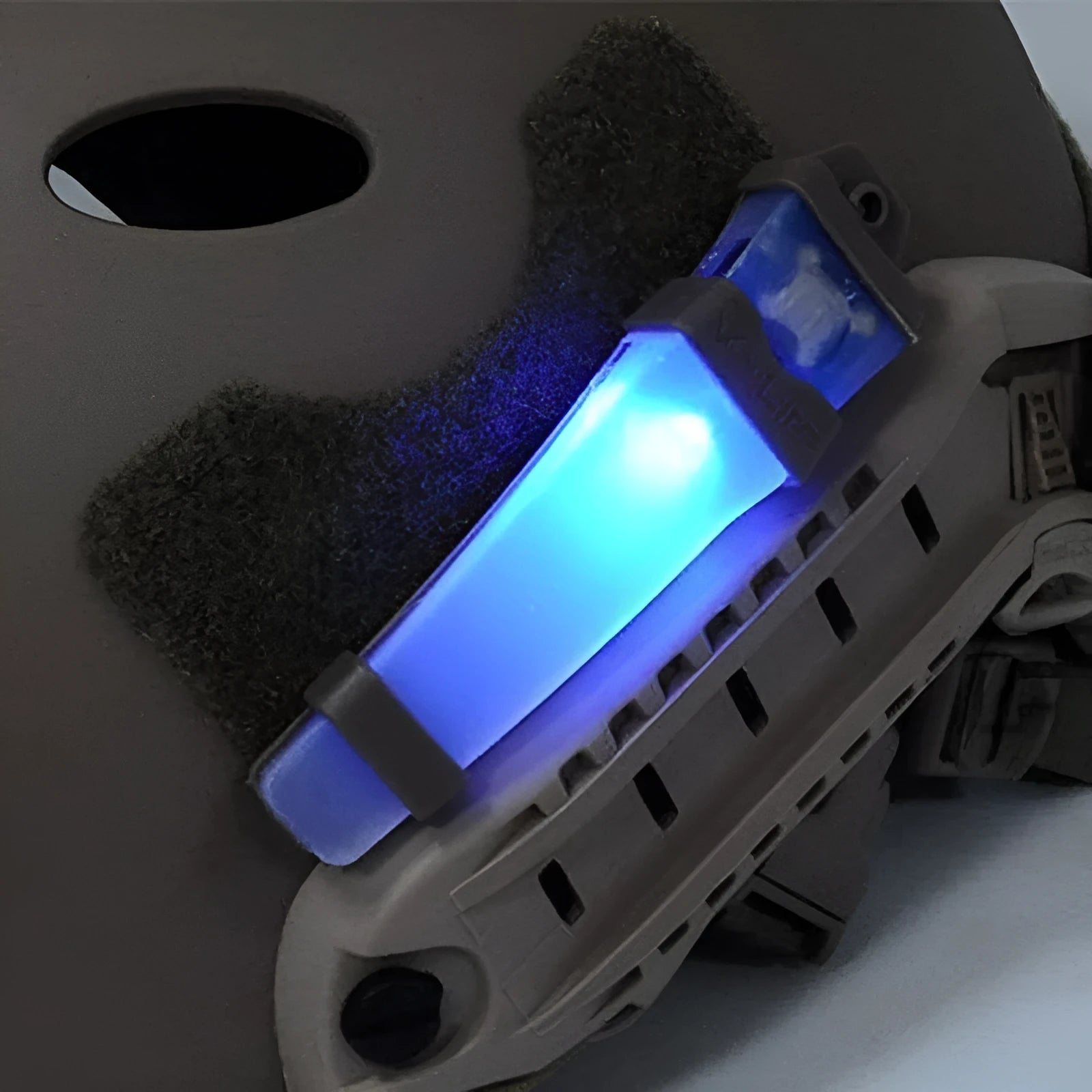 Waterproof chewing gum size survival signal lamp with black shell and red light for helmet use