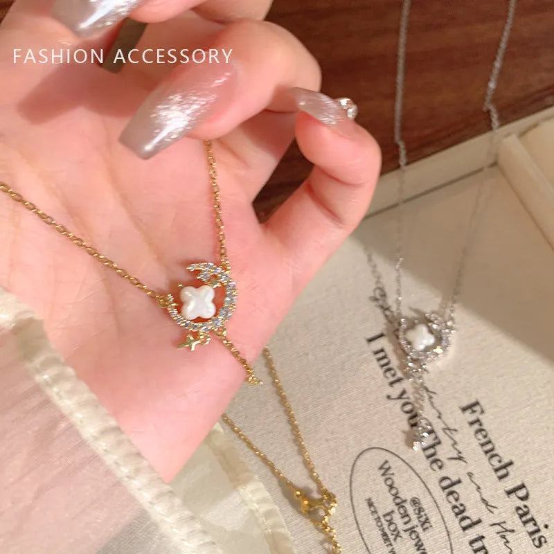 Gold star and moon zirconium necklace on adjustable 41-50cm clavicle chain for women