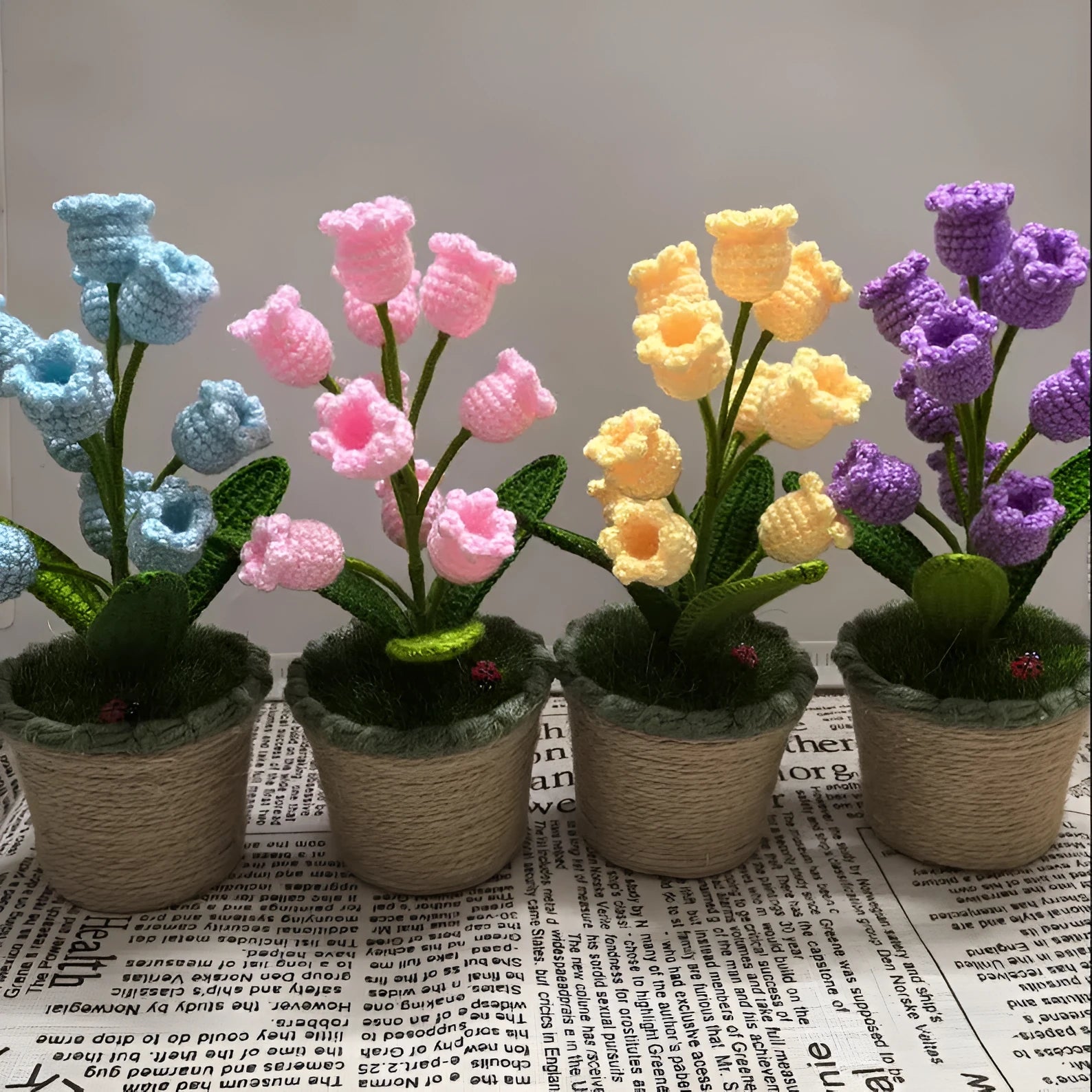 Handmade wool crocheted potted small night lamp with USB cable, 9 head Linglan style in pink