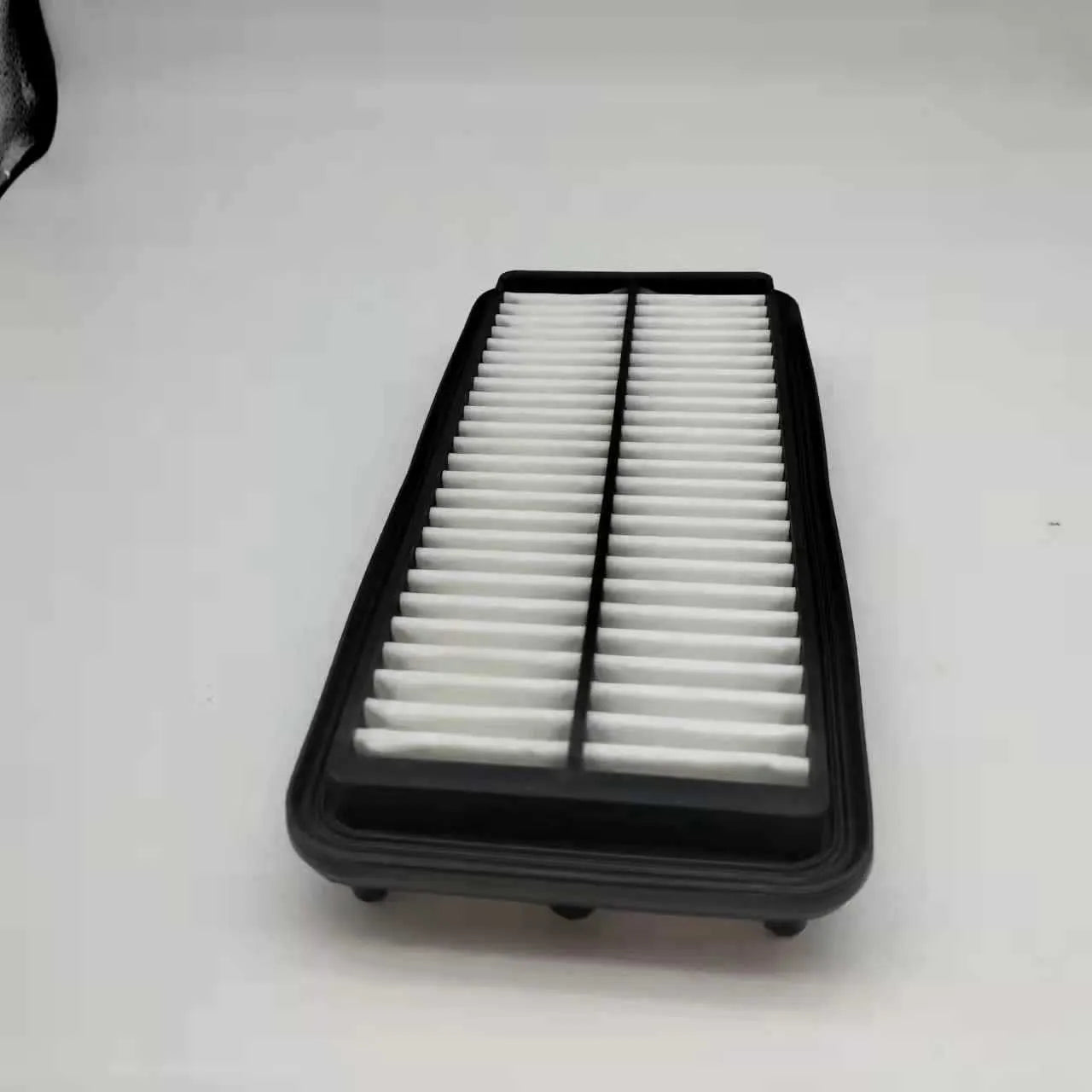 Black Hyundai car air filter showing 256mm diameter 113mm width 40mm thickness dimensions