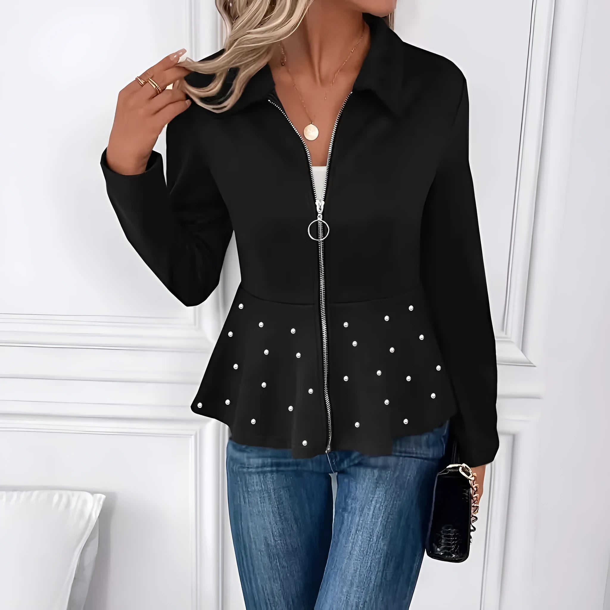 Women's solid-colour beaded coat with a ruffled hem and heavy-duty zipper in a loose fit.