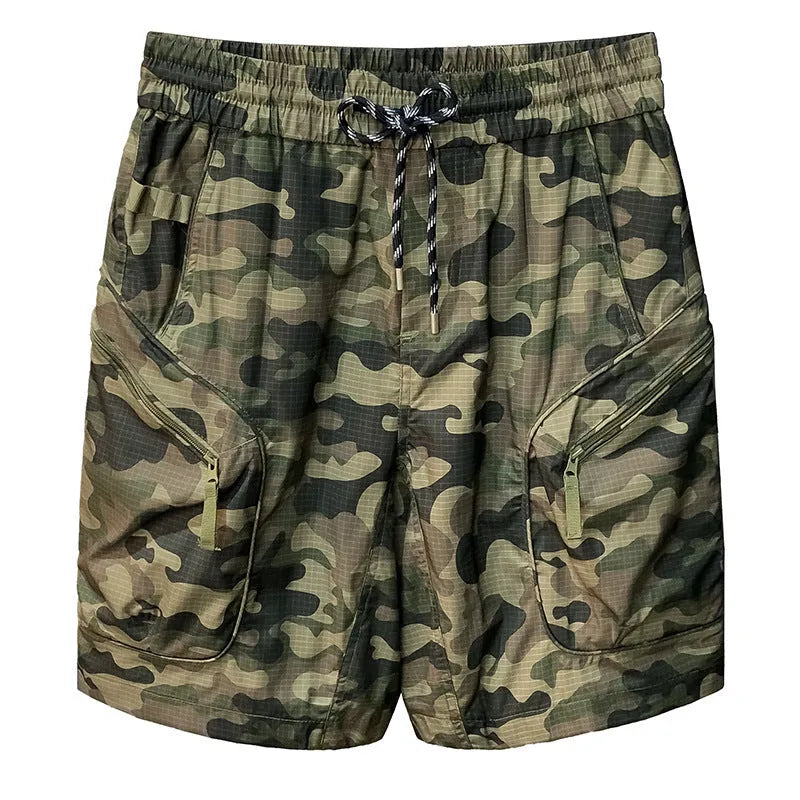 Men's camouflage cargo shorts with quick-dry fabric and loose fit in three colour options