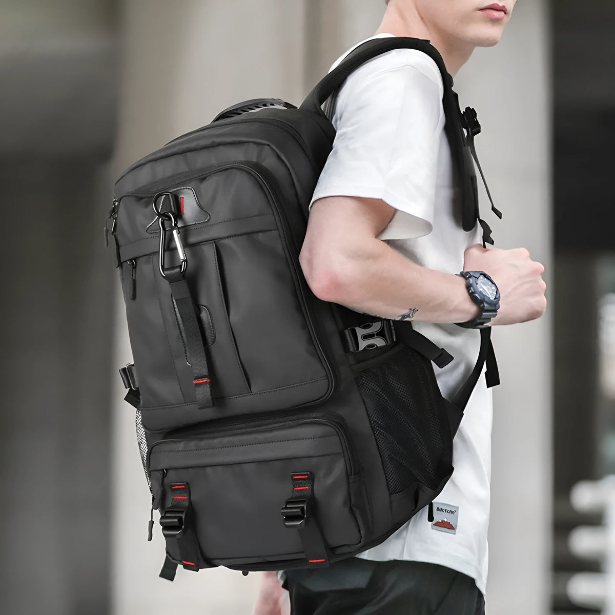Black Oxford cloth travel backpack with 17 inch computer pocket, USB charging, and wet and dry separation