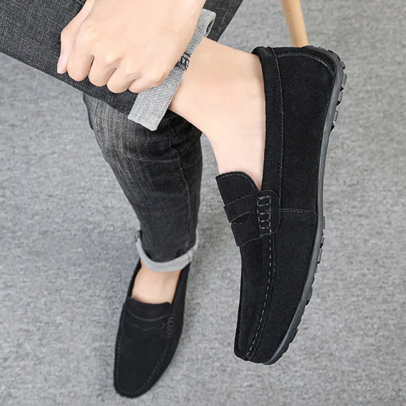Men's cowhide suede loafers in various colours with round toe and slip-on design