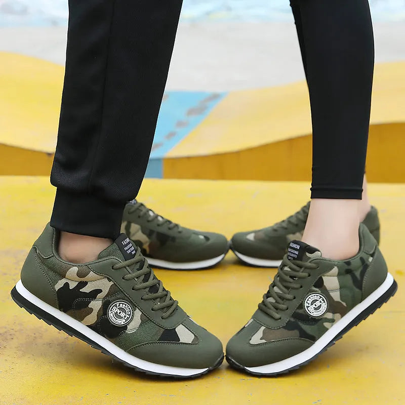 Camouflage pattern sports running shoes with suede upper and breathable mesh lining