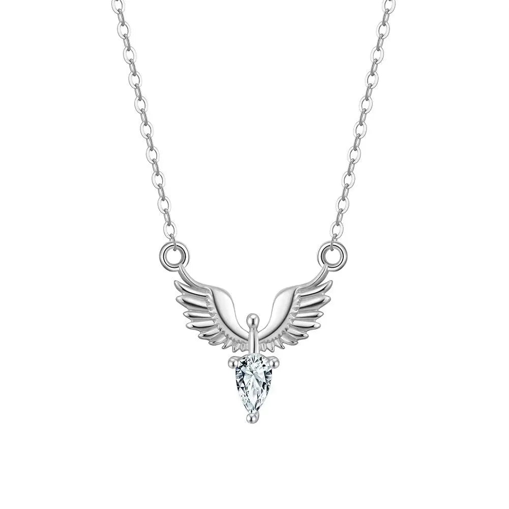 Close-up of a 925 silver eagle pendant necklace on an adjustable O-ring chain, showing white gold and yellow gold colour options.