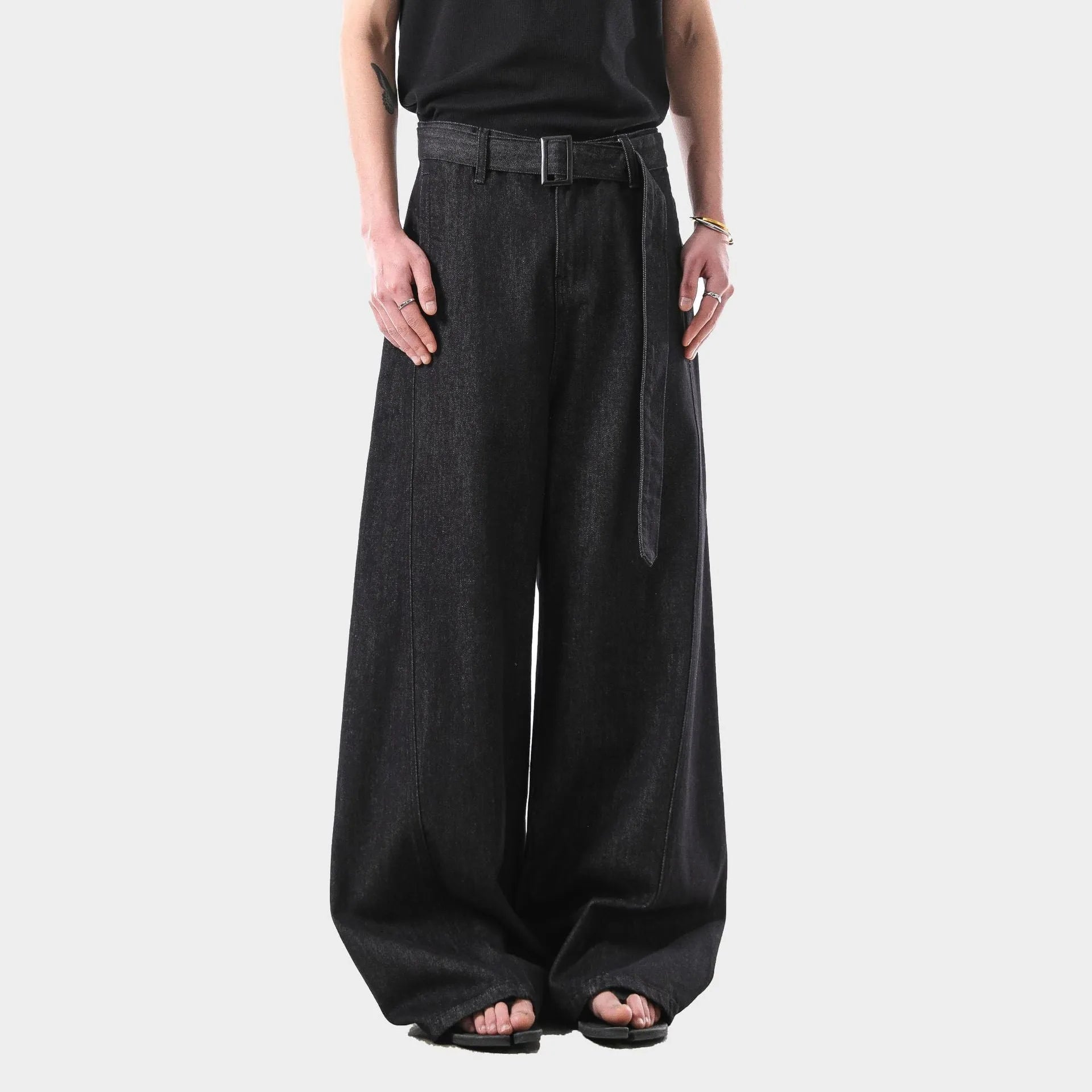 Women's black gold high-waist straight leg jeans with zip fly and cotton denim fabric
