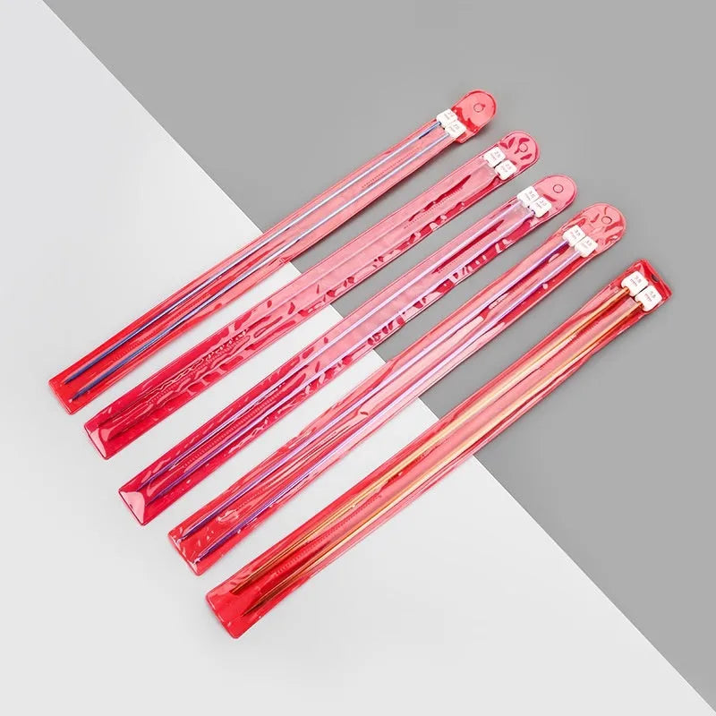 Crochet hook set with fourteen sizes from 2.0mm to 10.0mm including protective end caps