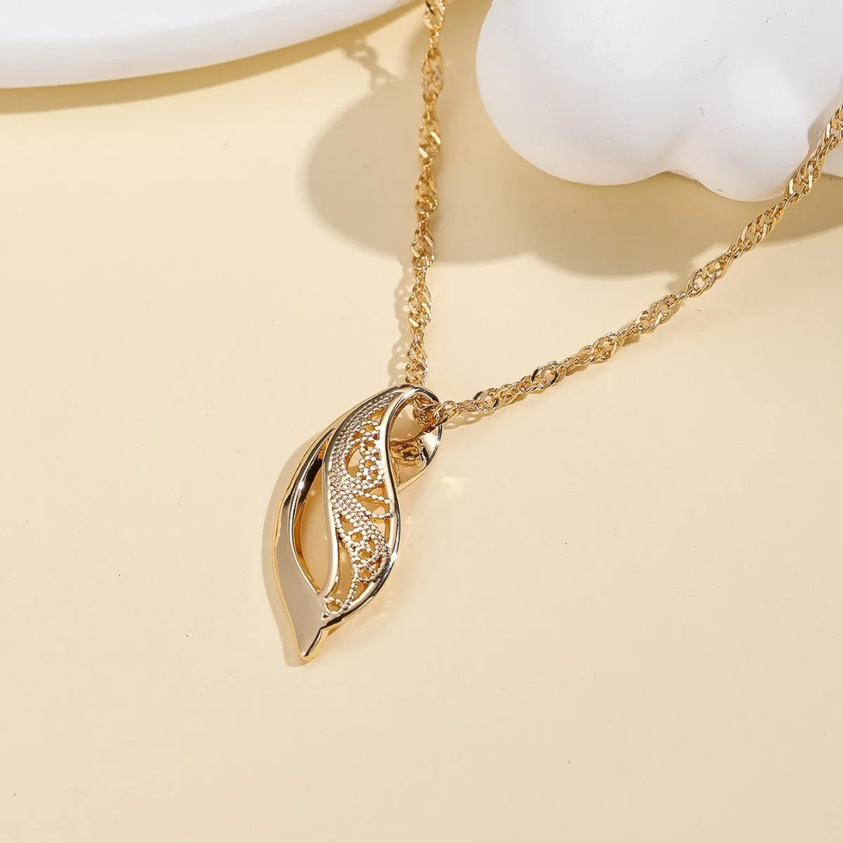women's glossy hollow-out leaf necklace champagne gold copper casual style