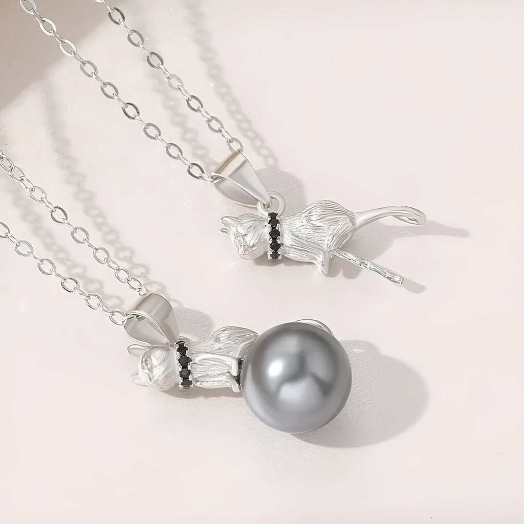 925 sterling silver cat pendant necklace with detailed feline design on clavicle length chain