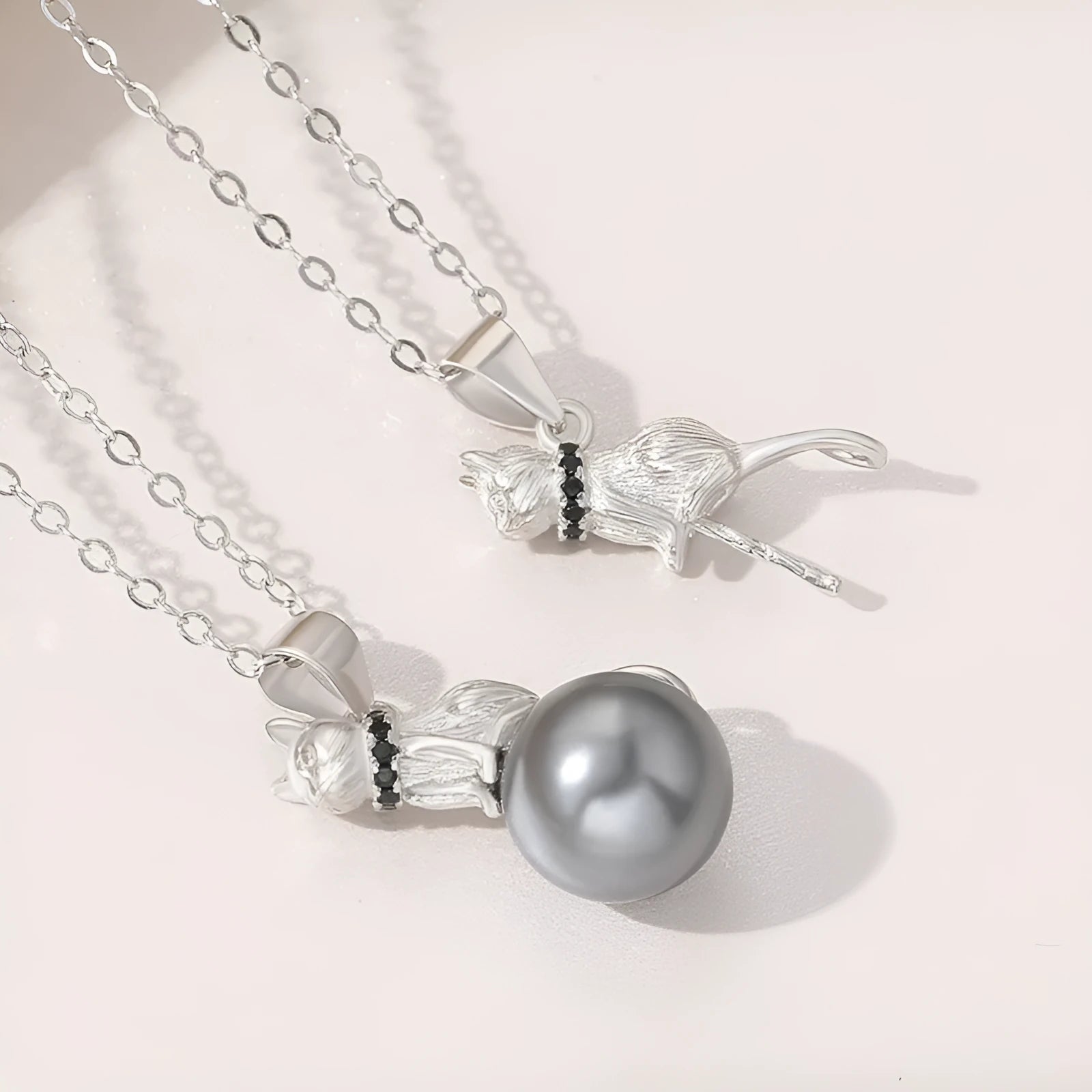 925 sterling silver cat pendant necklace with detailed feline design on clavicle length chain