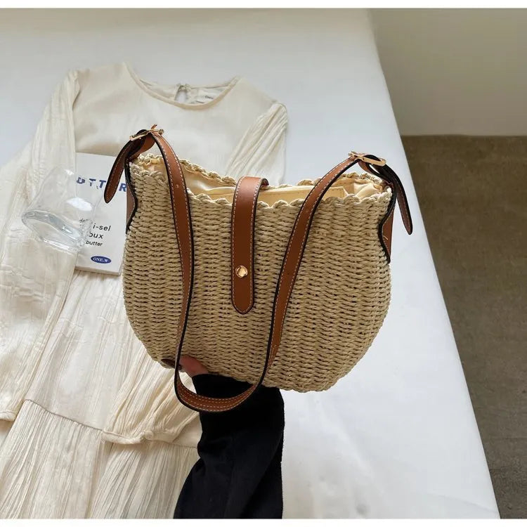 Fashion casual oval straw crossbody bag in creamy white with contrast weave and polyester lining