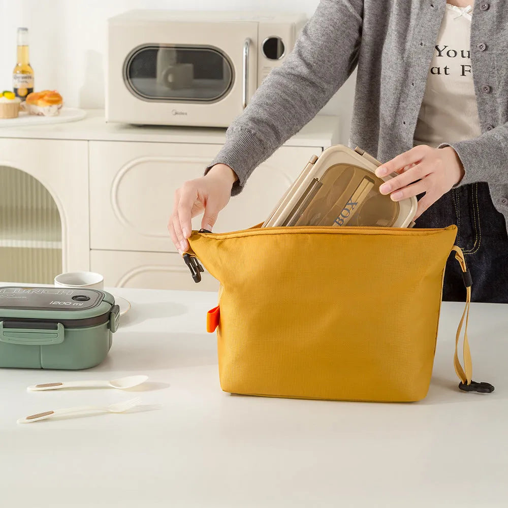 Oxford cloth insulated lunch bag with Japanese-style design in Army Green colour