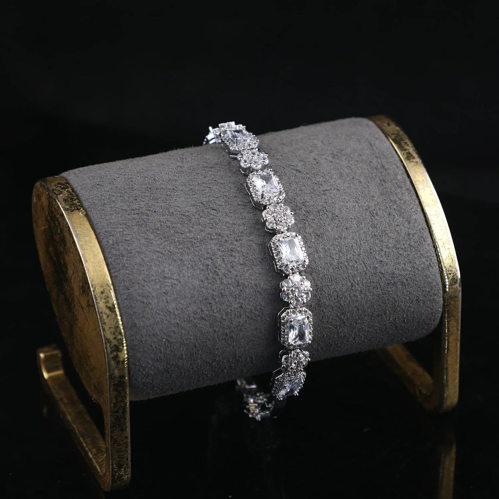 Copper real white gold full zircon claw chain bracelet for women, silver colour, floral geometric design