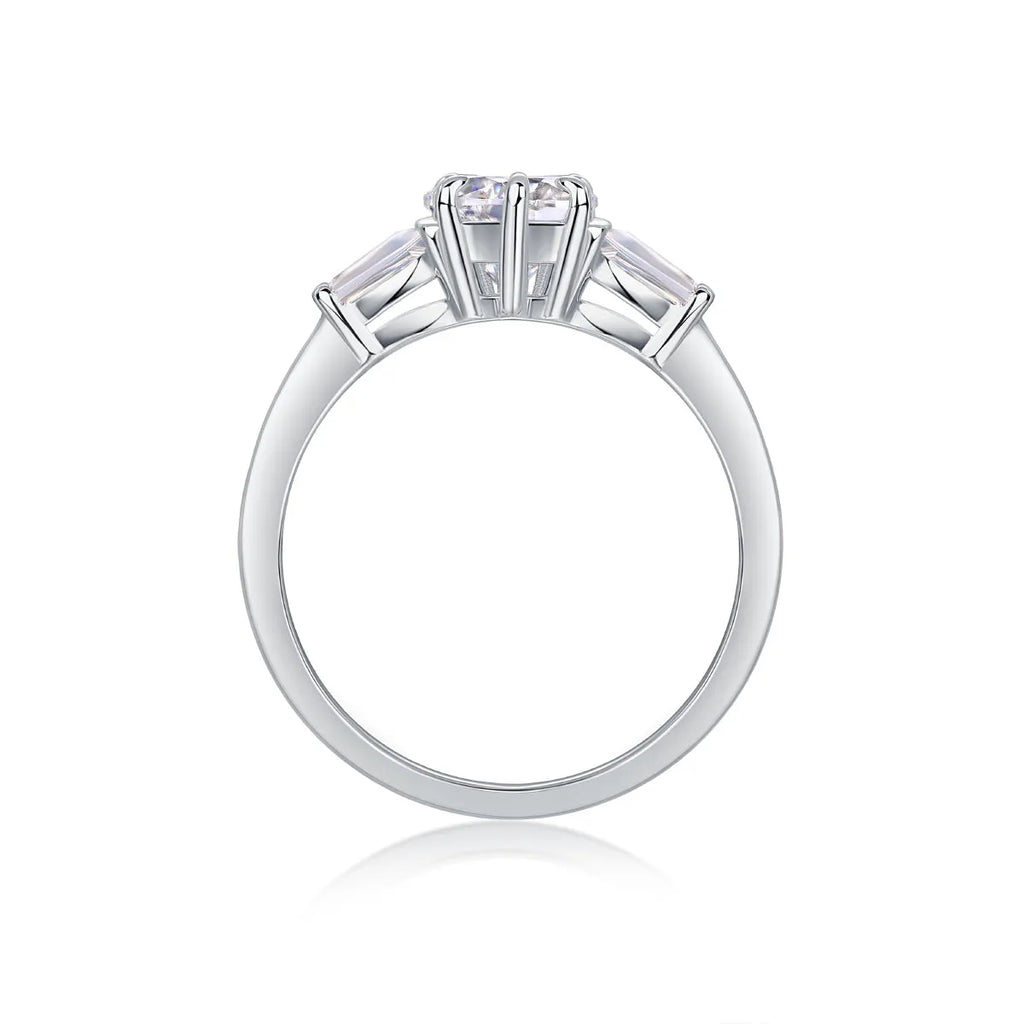 Heart-shaped moissanite wedding ring set in S925 silver with platinum plating, ring sizes 5-9, gift box