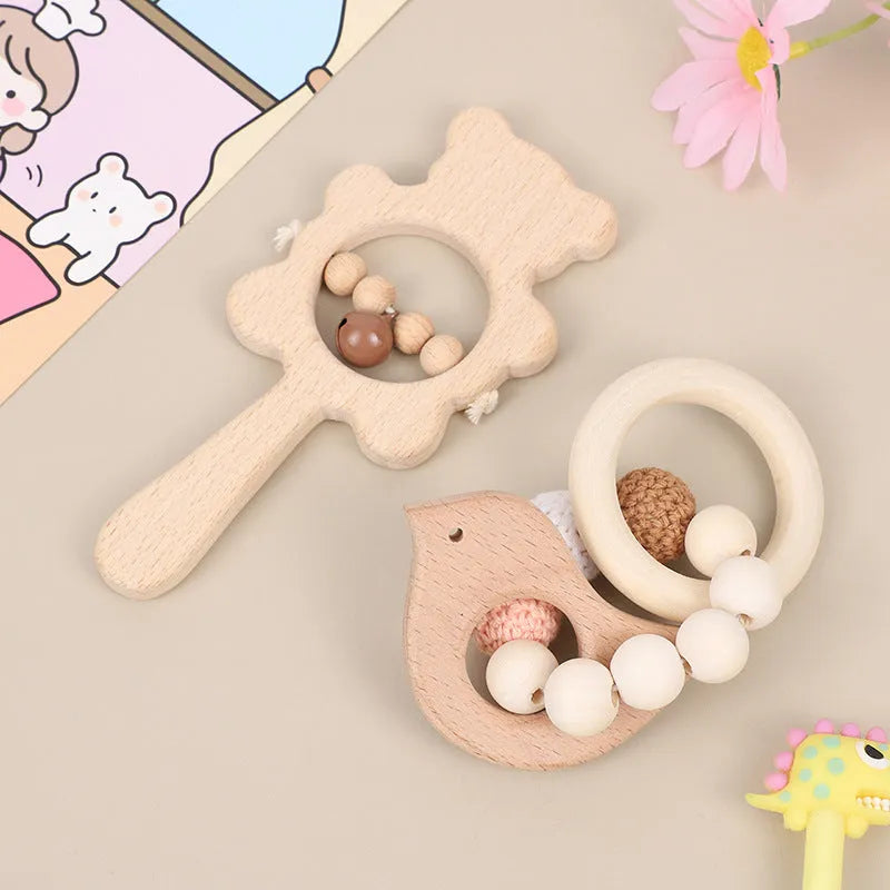Baby bear rattle handheld toy two-piece set in wood wool with bird style pattern