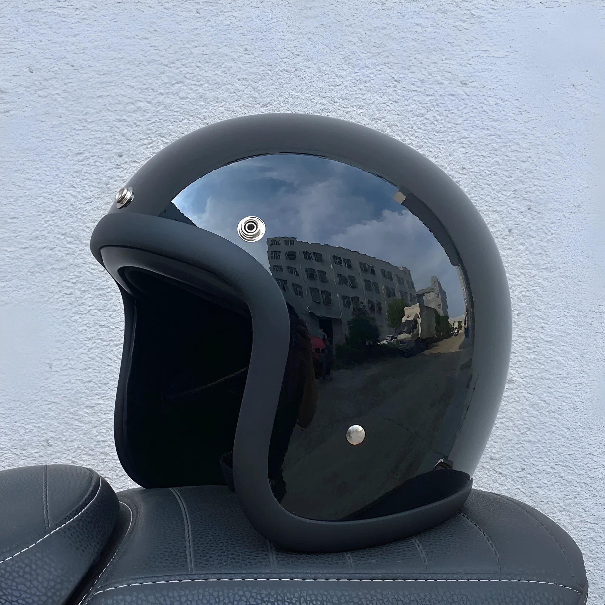 Retro style half helmet motorcycle helmet in glass fibre construction for electric scooter commuting