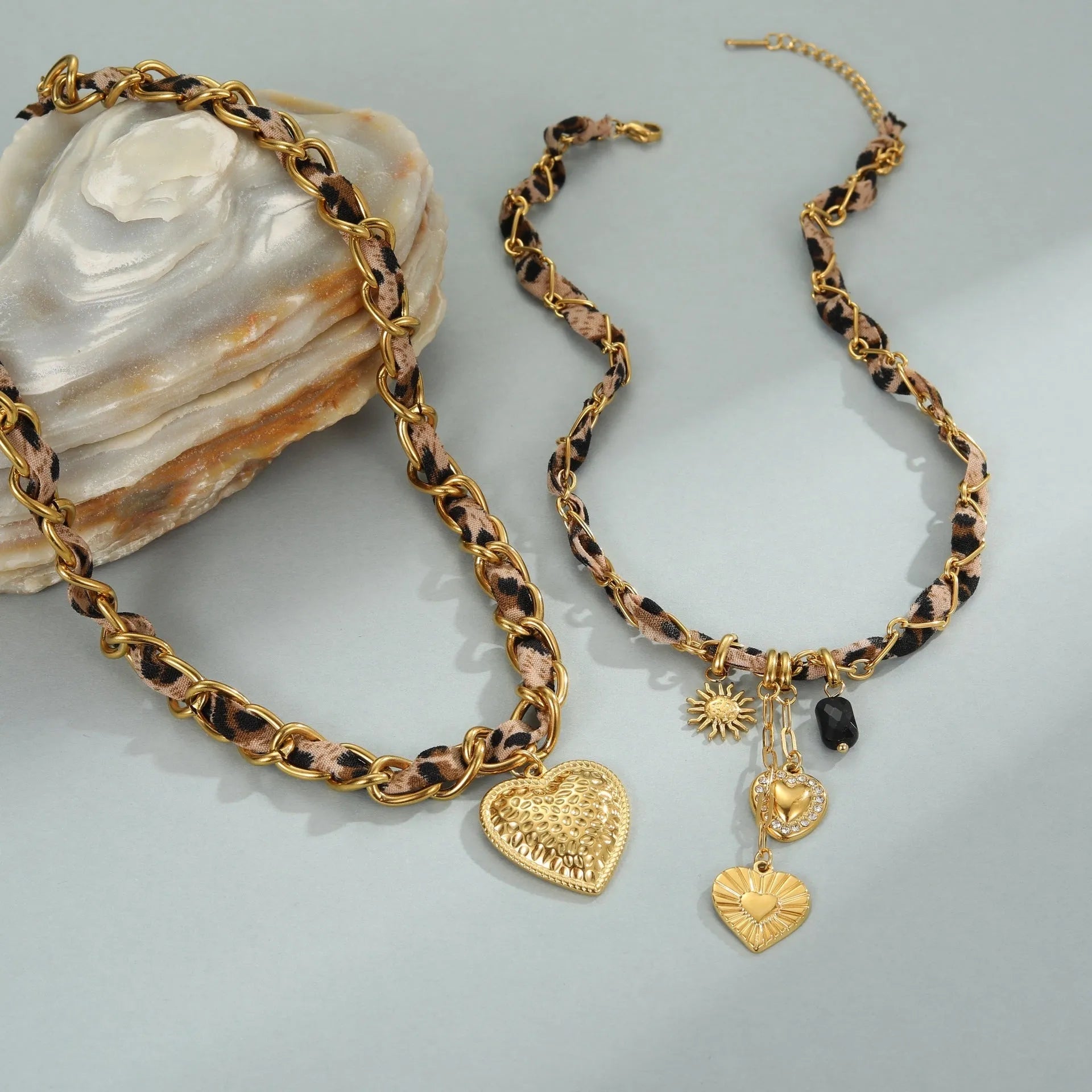 Stainless steel leopard love pendant necklace with gold electroplating on adjustable chain
