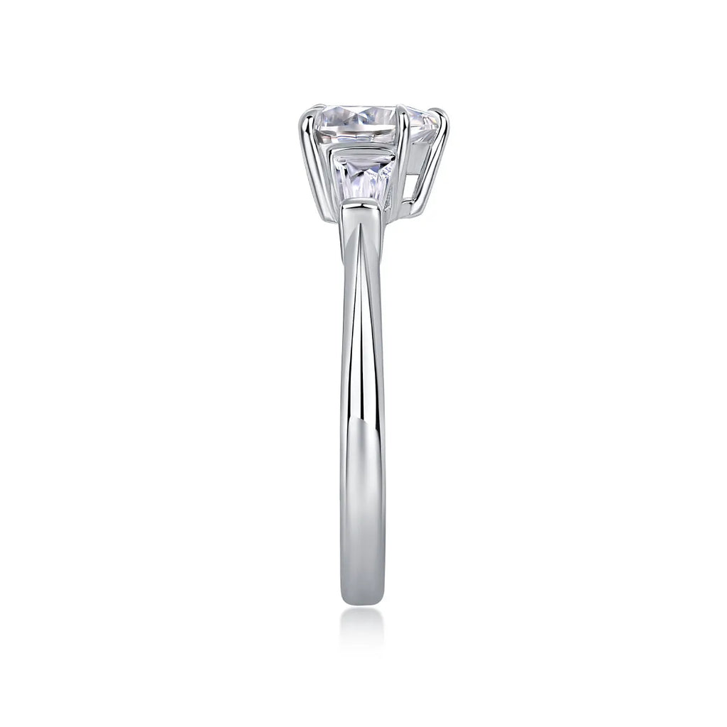 Heart-shaped moissanite wedding ring set in S925 silver with platinum plating, ring sizes 5-9, gift box