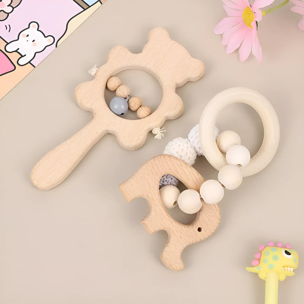 Baby bear rattle handheld toy two-piece set in wood wool with bird style pattern