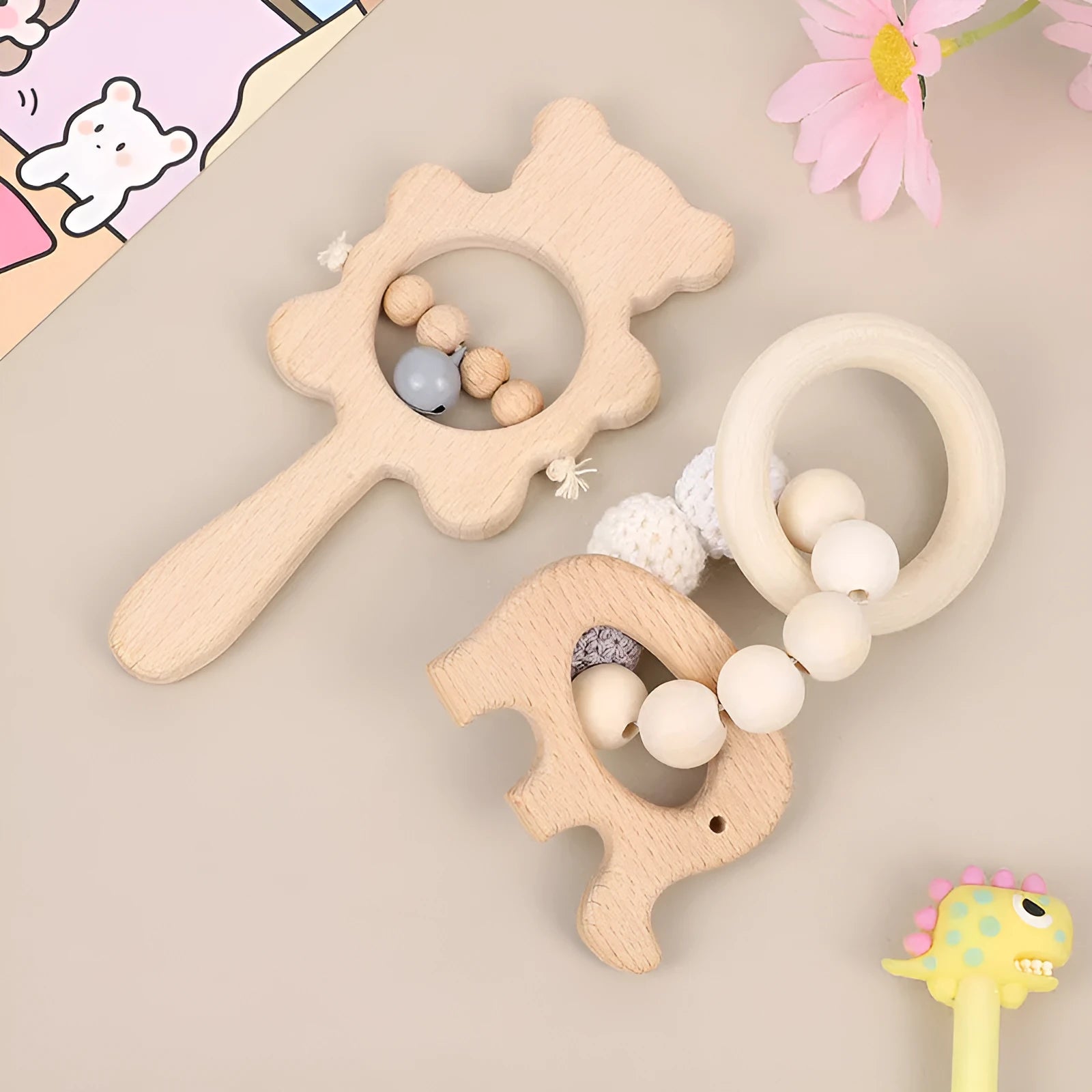 Baby bear rattle handheld toy two-piece set in wood wool with bird style pattern