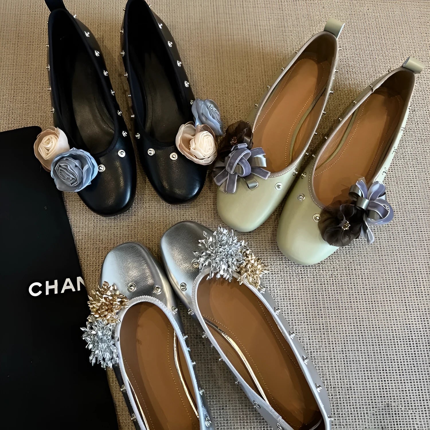 DIY flower rivet Mary Jane shoes in silver, black, or green with sheepskin upper, buckle strap, and flat rubber sole.