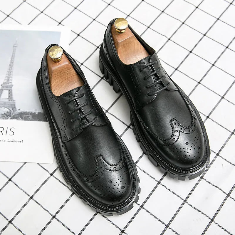 Men's black brogue shoes with round toe and artificial PU upper material