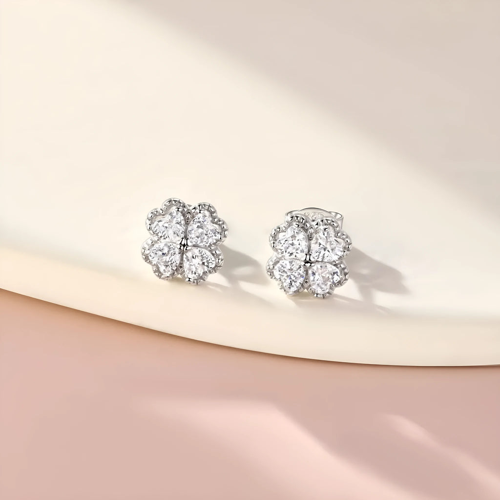 Zeng Yin 925 silver four-leaf clover earrings with zircon stones and heart design in white gold colour