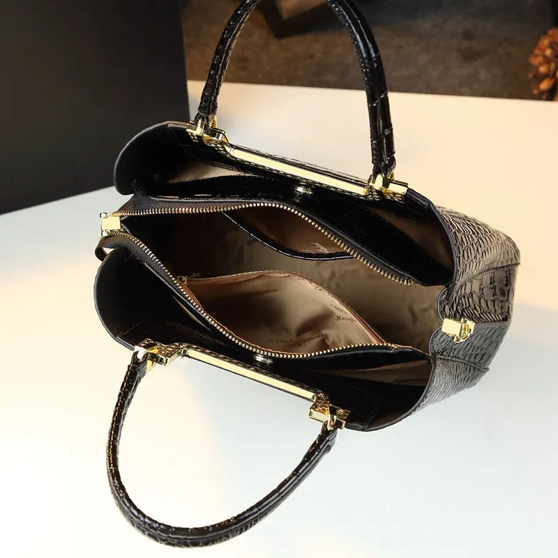 Fashion print light luxury vertical square handbag in black PU with zipper