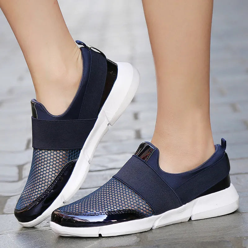Women's lightweight sneakers in blue with breathable mesh construction and PU midsole