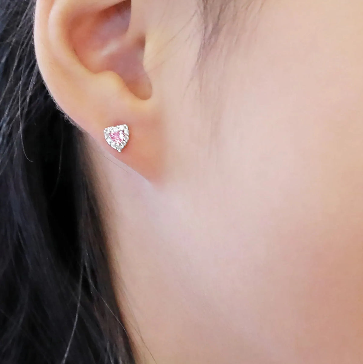 925 silver heart stud earrings with zircon detail in white or pink diamond colour