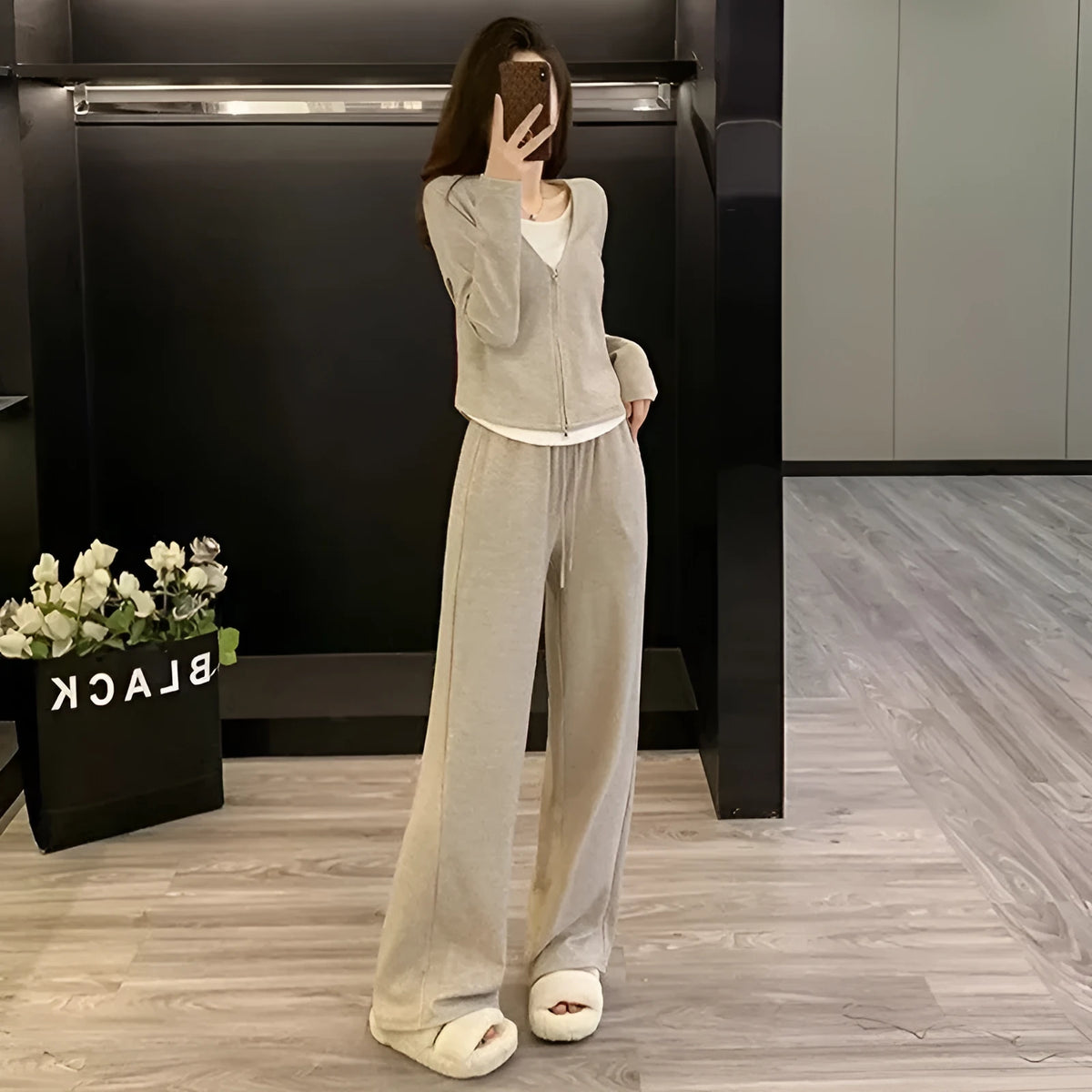 Women's autumn casual sportswear suit with long-sleeve top and trousers in dark gray, oatmeal, or light gray