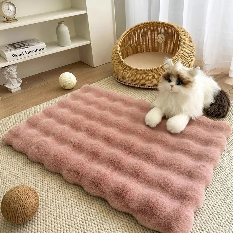 Plush winter warm cat nest mat in bubble velvet with non-slip base, beige colour, 60x80cm size