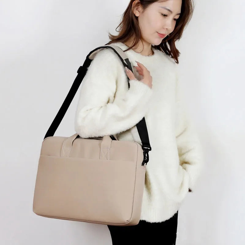Polyester full airbag shockproof computer bag in solid colour, Oxford cloth material, unisex laptop case