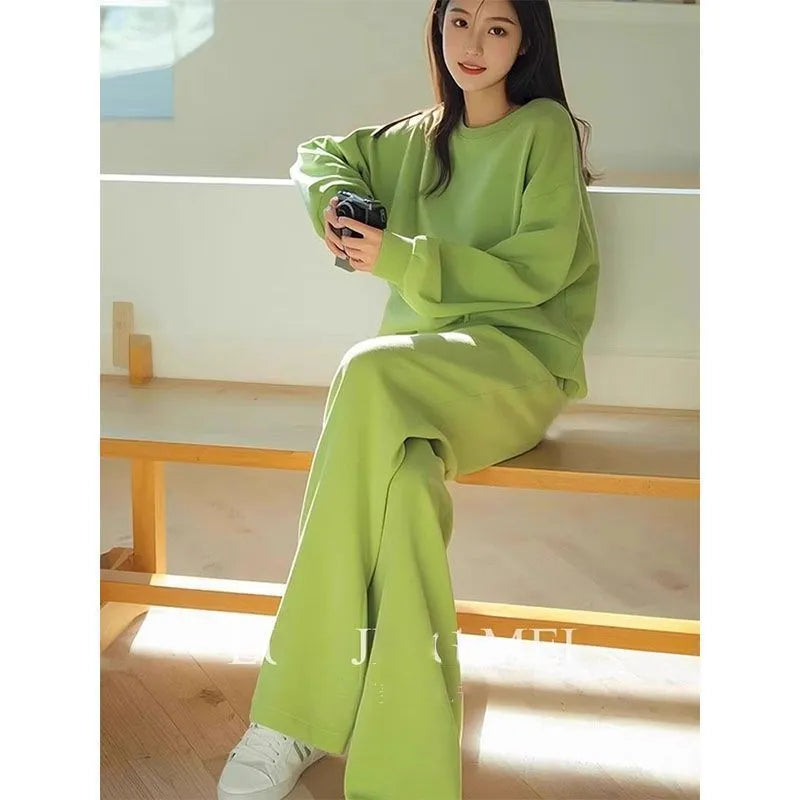 Women's solid colour casual sweater pants set with round neck and flight sleeves in green