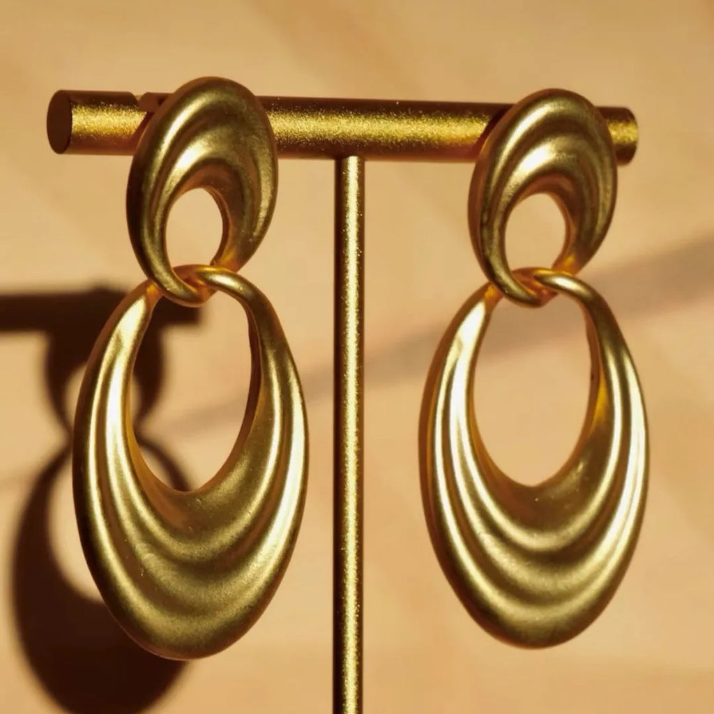 Women's French retro double circle earrings with U-shaped design in quicksand copper finish