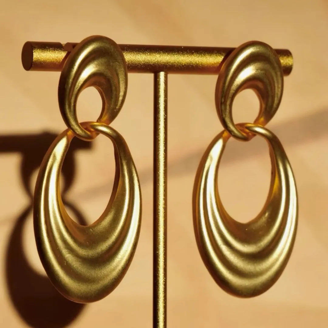 Women's French retro double circle earrings with U-shaped design in quicksand copper finish