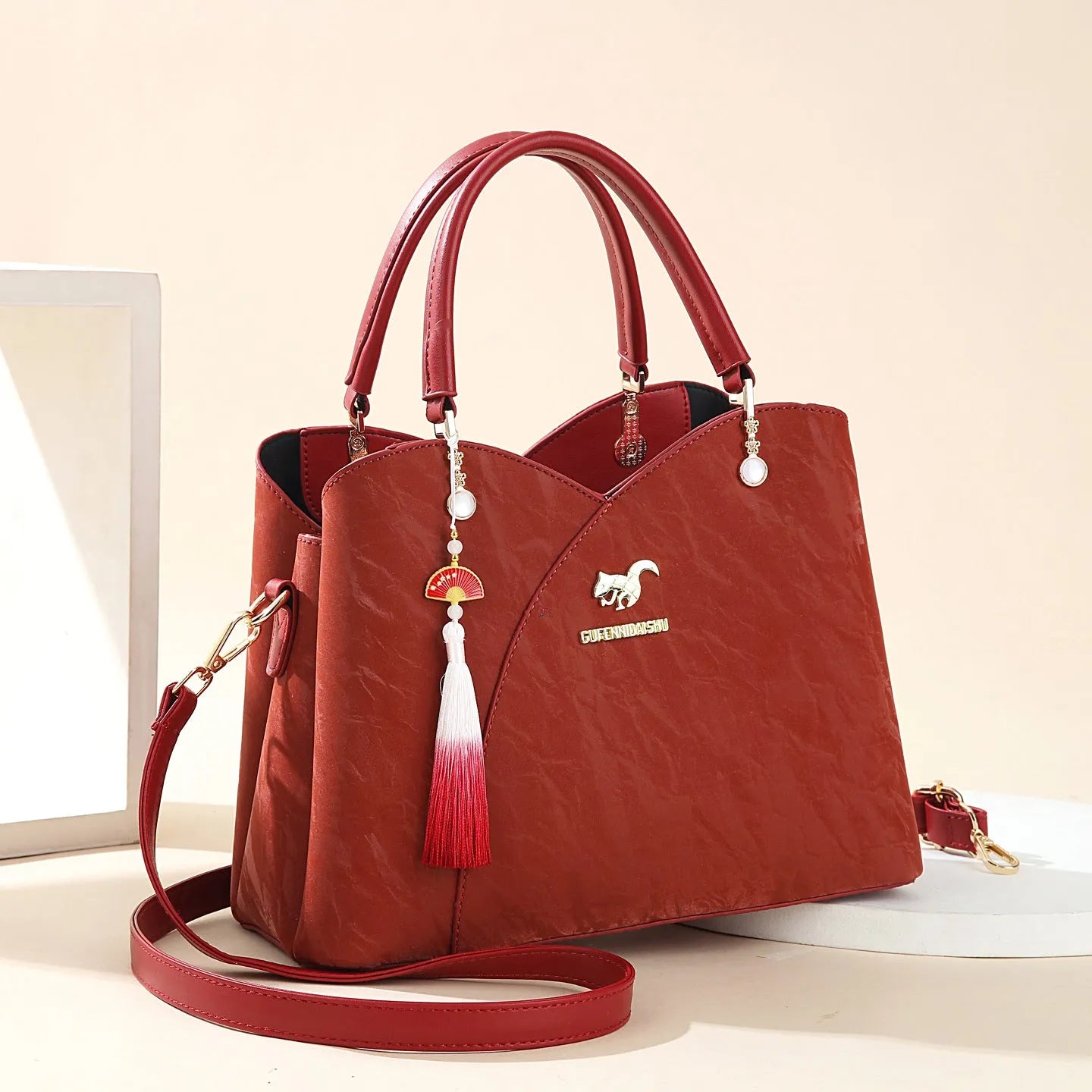 Women's soft PU messenger bag in horizontal square design with sewing thread detail