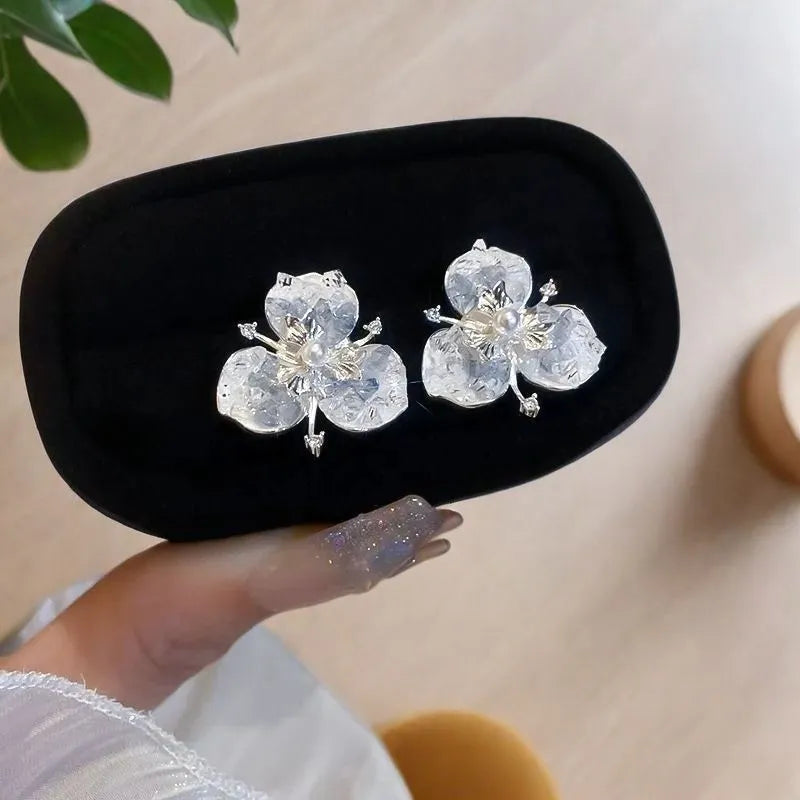 South Korea blue butterfly flower stud earrings for women, electroplated mixed material, flower shape, 1.5cm diameter, one pair