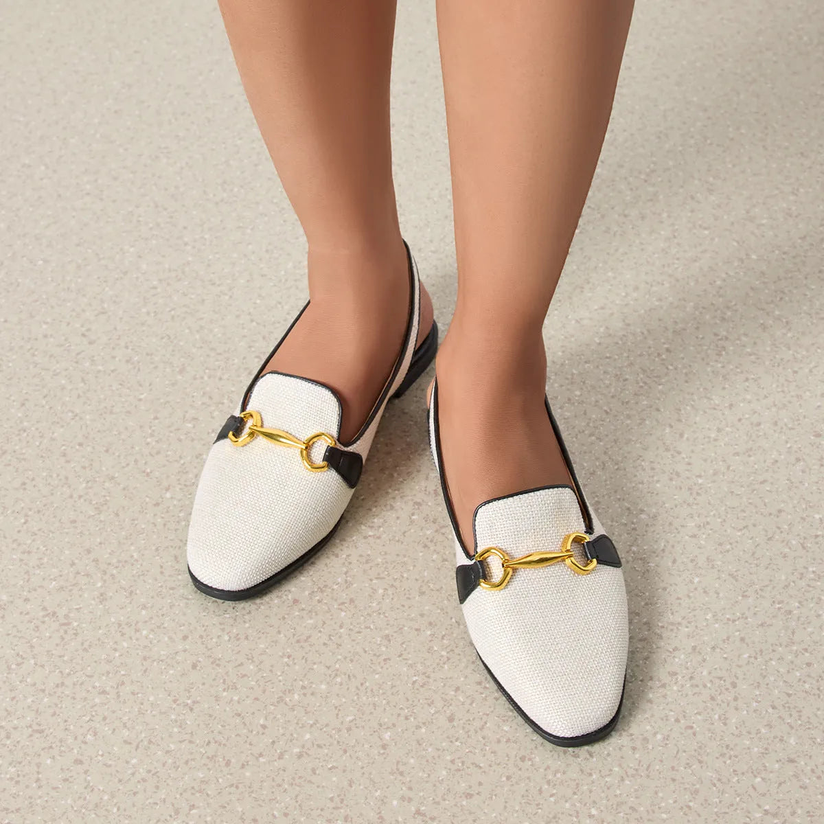 Women's closed toe half slippers with chunky low heel in black linen and imitation leather lining