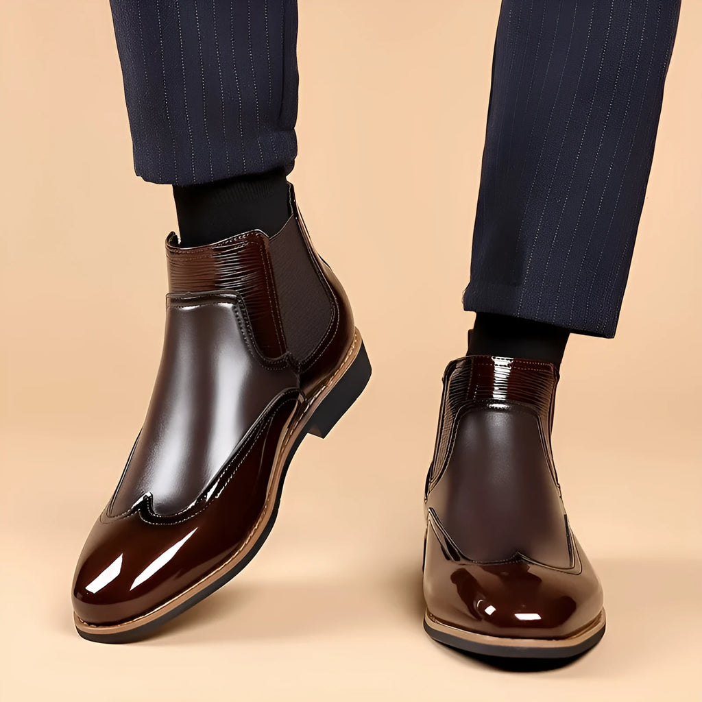 Men's colour block Chelsea boots in dark brown with elastic band sides and round toe, low heel 1-3cm