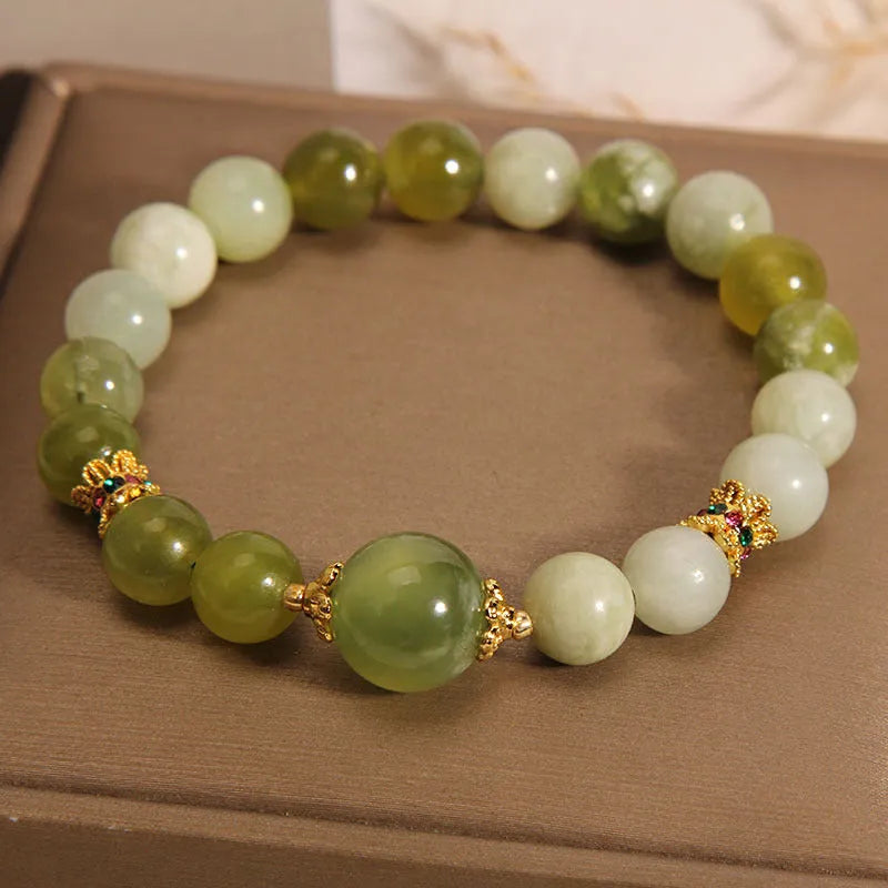 Xiuyan jade green women's bracelet with original sweet mori style design.