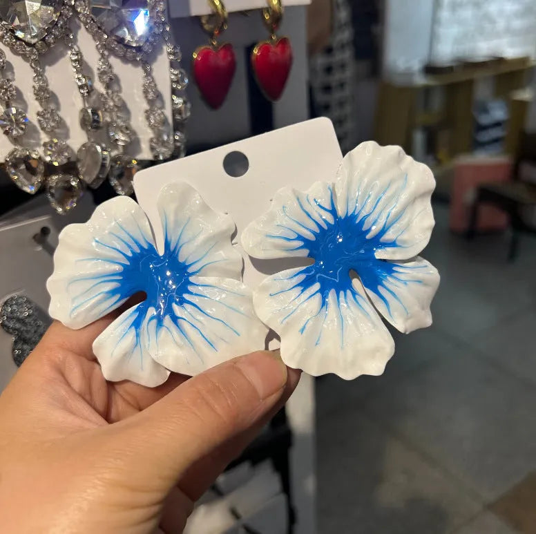 Alloy oil-spot glaze floral stud earrings in pastoral style, showing colour options.