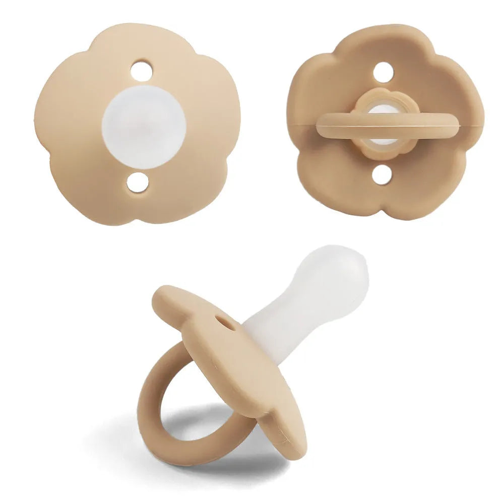 Baby pacifier with lace nipple in edible silicone, 6.5x5x5cm, for 0-6 months, apricot colour