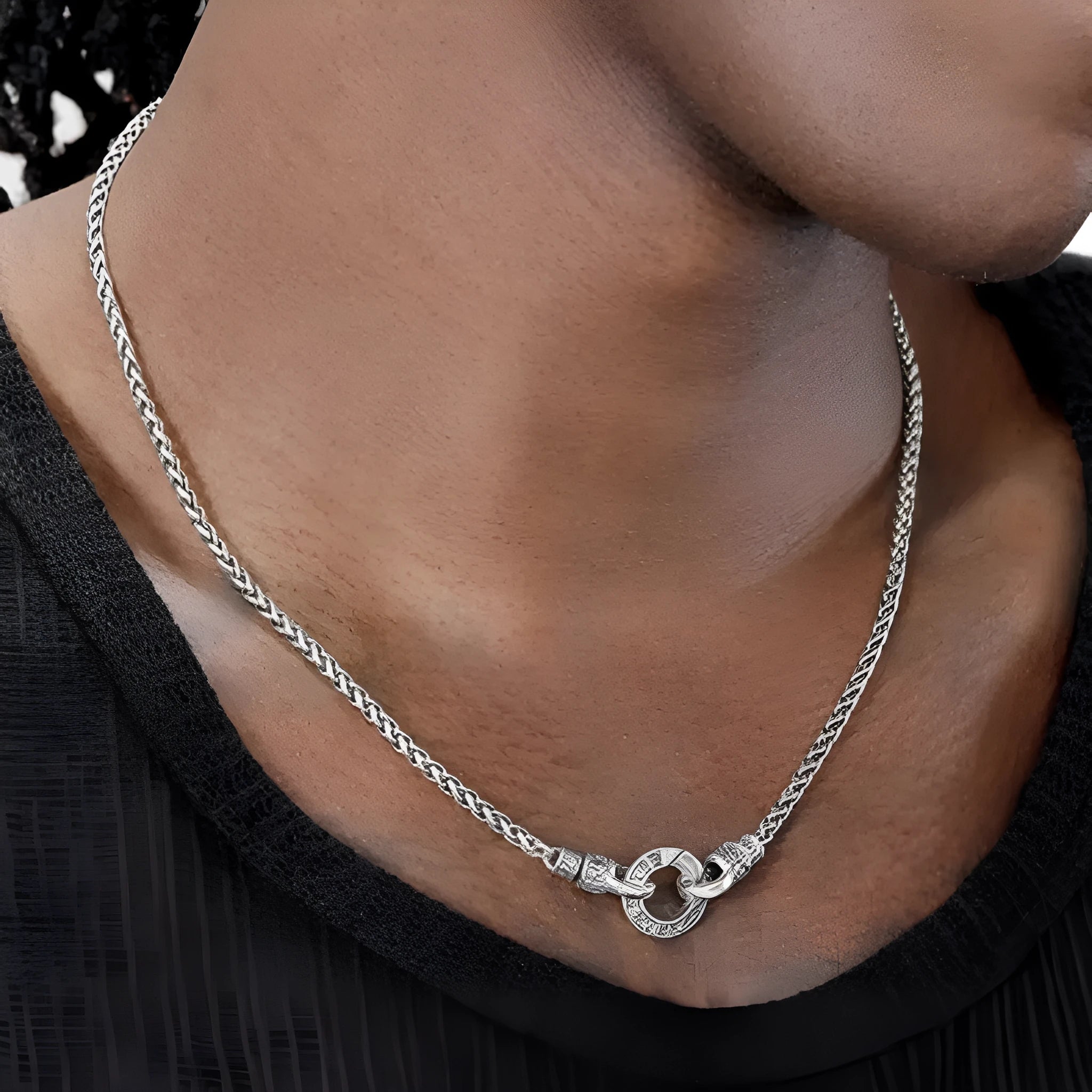 Sterling silver clavicle necklace for women with silver pendant and chain