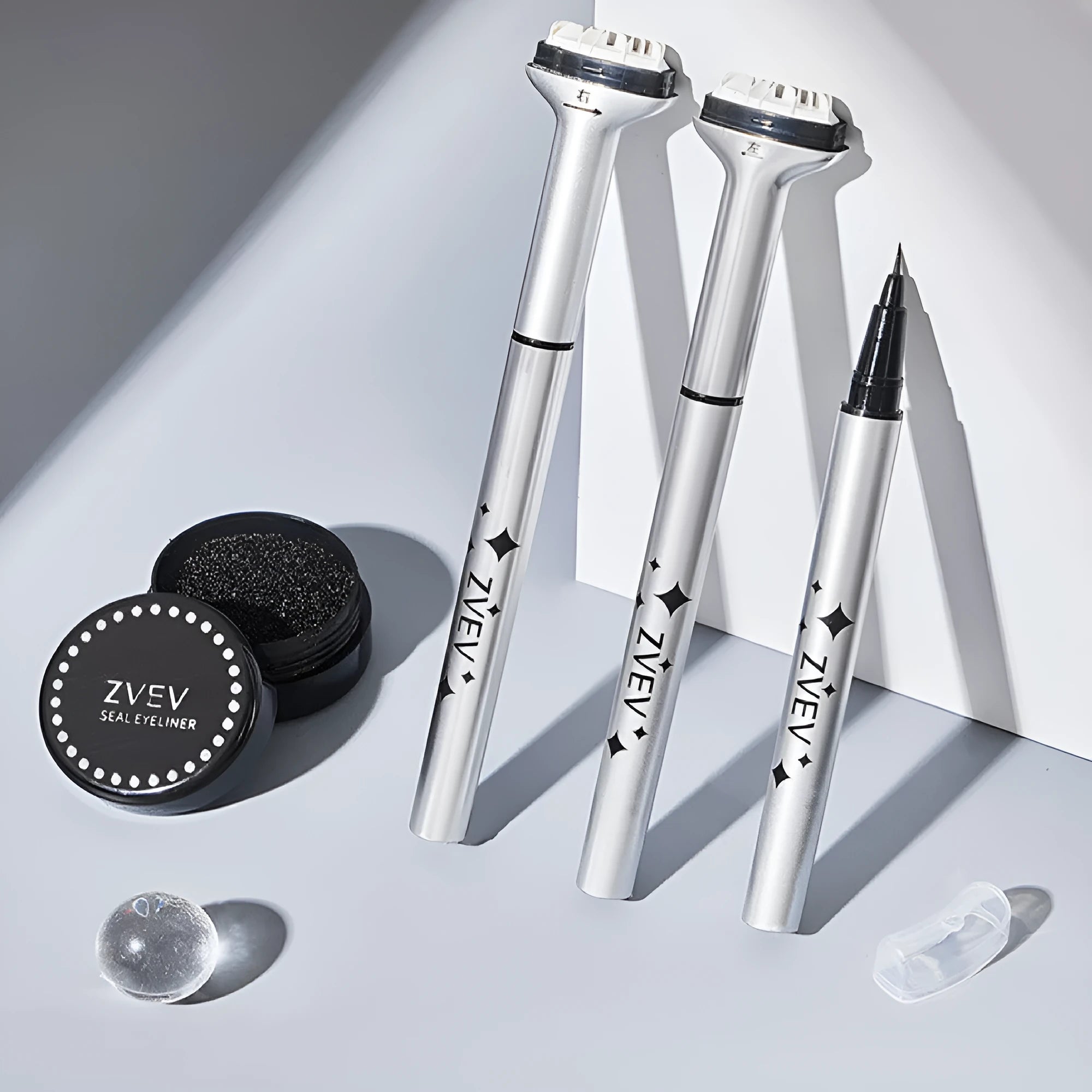 Double-headed lower eyelash seal liquid eyeliner pen in Retro Black with fine tip