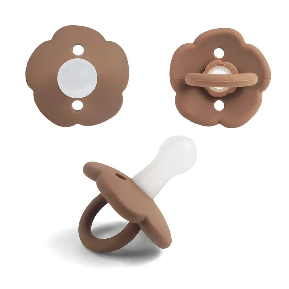 Baby pacifier with lace nipple in edible silicone, 6.5x5x5cm, for 0-6 months, apricot colour